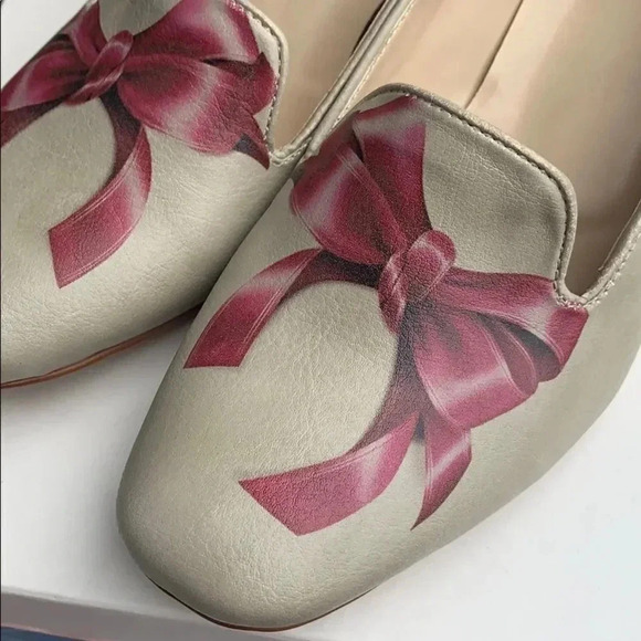 Goby Bow Print Loafer Pump - Picture 2 of 10